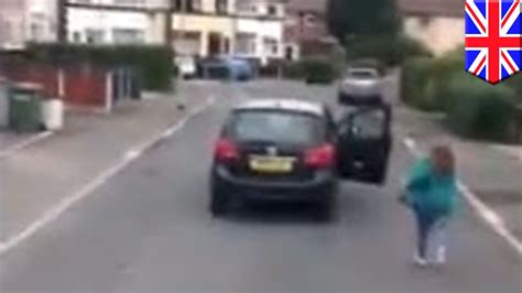 Road Rage Woman Fails To Put Car In Park So It Rolls Away Tomonews