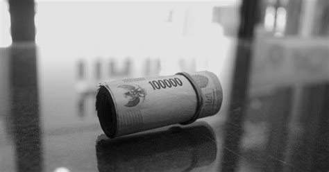 Sementara itu, tukang parkir yang mengelola lahan. gajibaru.com