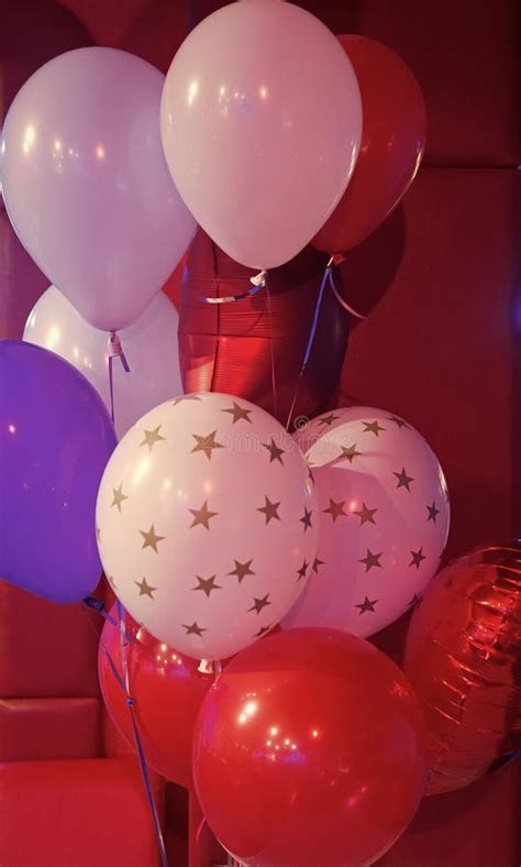 Balloon Traditional Holiday Attribute Every Party Needs Balloons
