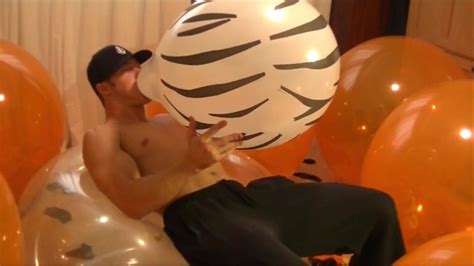 Mâle Gay Alpha Blowing Balloon Looner