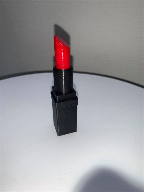 Télécharger fichier STL gratuit Rouge a lèvre • Design à ...