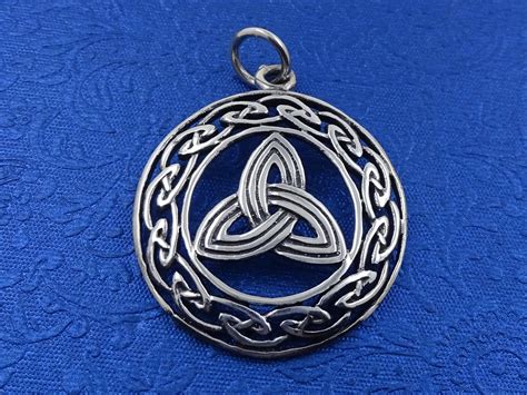 Celtic Triskele Trinity Knot Pendant 925 Silver T For Her Etsy