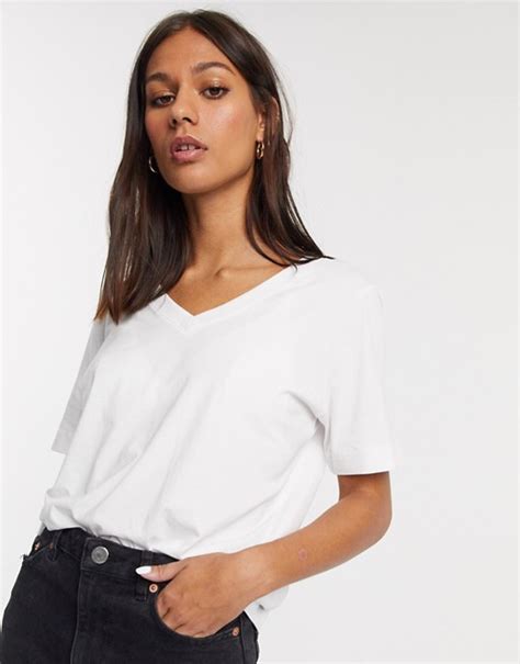 Selected Femme Kurzärmliges T Shirt In Weiß Mit V Ausschnitt Asos