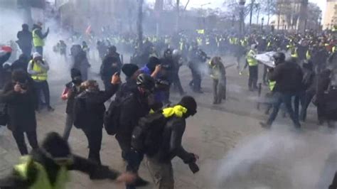 French Yellow Vest Protesters Tear Gassed In Violent Clashes With Riot