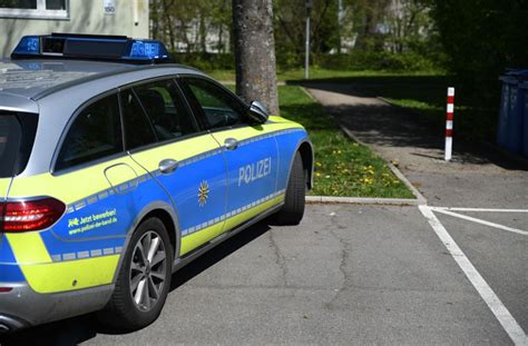 9,23 € pro m² wohnfläche. Schwäbisch Gmünd: Leblose Person in Wohnung aufgefunden ...