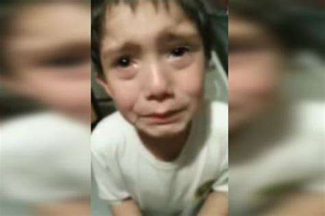 Niño Llora Descontrolado Tras Matar Una Hormiga