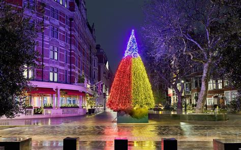 2019 raz christmas tree inspiration. Sean Scully's Artful Christmas Tree Lights Up the ...