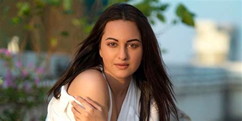 Sonakshi Sinha To Act In A Web Series The Leo News English News