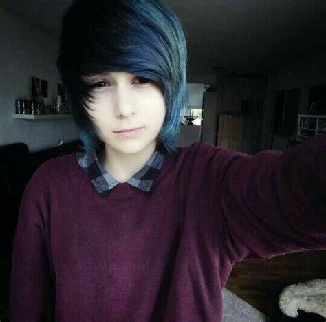 Pin By Psychotic Lover On Hot Cute People Emo Haircuts Cute Emo Girls Emo Babe Hair