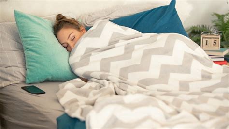 Scientists Have Explained Why You Cant Get To Sleep Without A Blanket Ans