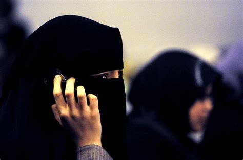 Australian Police Allowed To Demand Women Remove Burqas Arabianbusiness