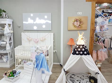 Auch in bezug auf den landhausstil gibt es viele bad ideen, die. Babyzimmer-Deko mit Zelt & Leinwandbild - @myposter / Sittika-Berhayat