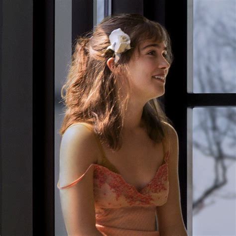 Five Feet Apart Film Review Haley Lu Richardson And Cole Sprouse In