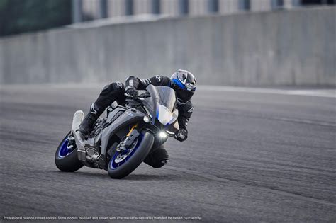 The bike looks amazing!you can still win this bike. New 2020 Yamaha YZF-R1M Carbon Fiber YM3164 | Motorcycles ...