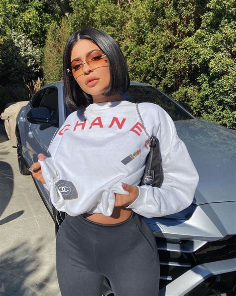 Kylie Jenner Matches Outfits To People Cars And Other Surroundings