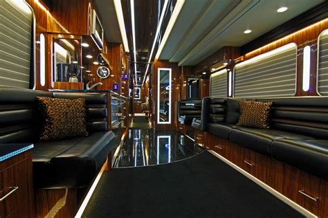 You Can Rent Taylor Swifts Former Tour Bus For 2k Per Night