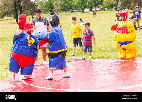 Sumo Wrestling Children Stockfotos Und Bilder Kaufen Alamy