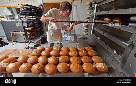 Gotha Germany 20th Oct 2017 Master Baker Martin Zeis At Work At His