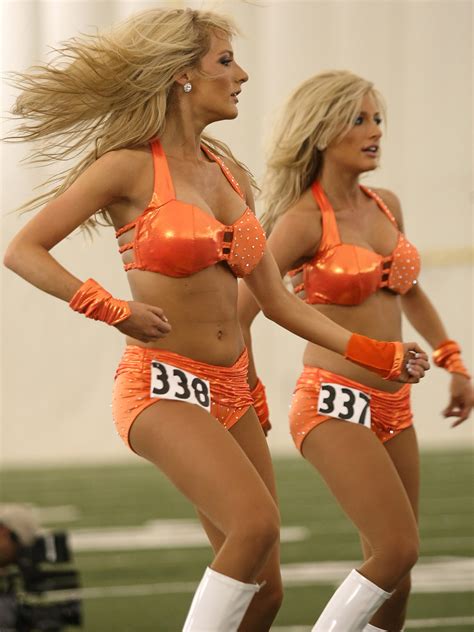 Lessons From The Texans Cheerleader Tryouts Twins Rule Beer Goggles Help And Djsare Crueler Than