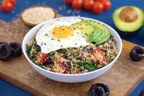 15 Minute Savory Breakfast Quinoa Bowl Mind Over Munch