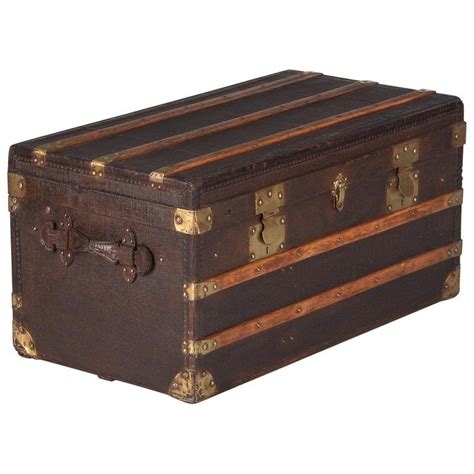 French Traveling Trunk Early 1900s For Sale Vintage Suitcases Vintage