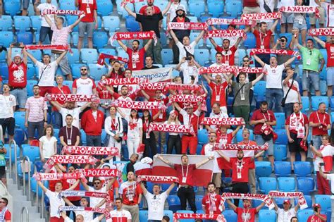 Polska trafiła do grupy e, wraz z reprezentacją hiszpanii, szwecji, oraz ze zwycięzca barażu dywizji b. Mecz Polska - Hiszpania: gdzie i o której oglądać drugi ...