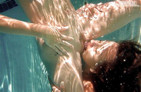 Underwater Lesbian Pics Xhamster