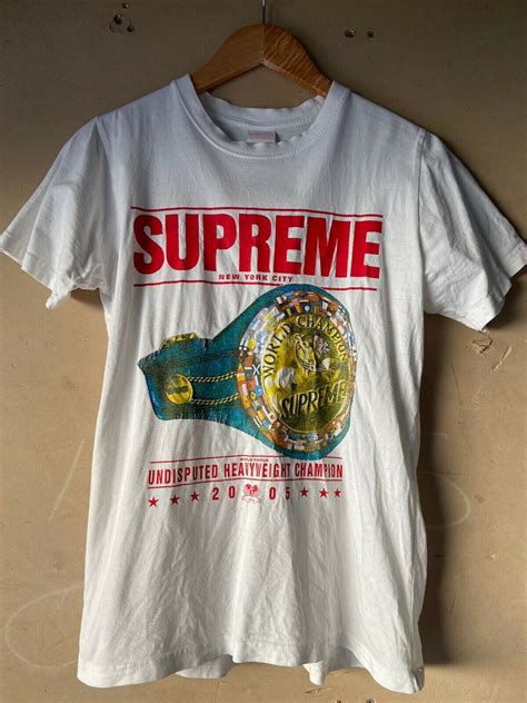 Vintage Supreme T Shirt Logo 2005 Sz M Malibu Mart Supreme T Shirt Shirts T Shirt