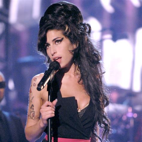 (file photo from reuters) london — amy winehouse's family and friends look back on her life in a new documentary marking 10 years since the singer's death, with harrowing accounts of her rise to global fame and struggles with addiction. Amy Winehouse 'regresa' con un demo inédito | Periódico AM