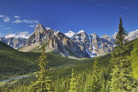 8 Spectacular Mountain Ranges You Need to Put on Your Bucket List | Mountain range, Mountain ...
