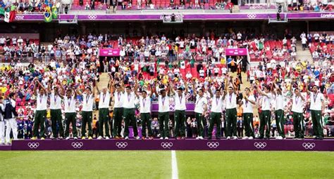 Es el turno de méxico de festejar su primer oro en el fútbol olímpico. México, Campeón Olímpico en Londres 2012 | Ximinia