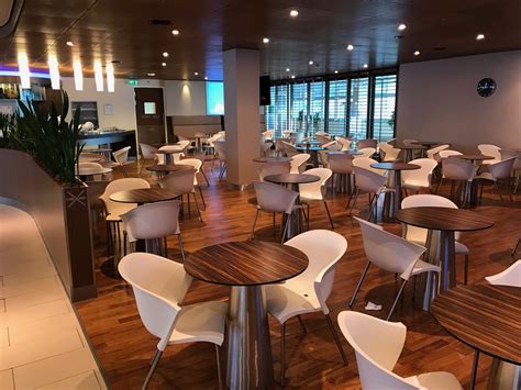 Review: KLM Crown Lounge Amsterdam - Live and Let's Fly