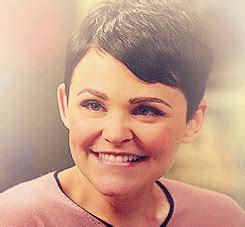 Short Hair Cuts Short Hair Styles Pixie Cuts Snow And Charming Mona Lisa Smile Mary