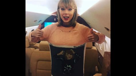 Taylor Swift Turns 26 See The Singers Top Instagram Photos Of 2015