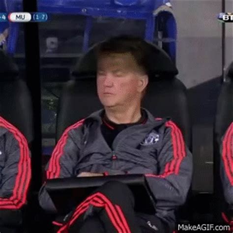 Louis van Gaal and Ryan Giggs react to Chicharito Hernandez's penalty