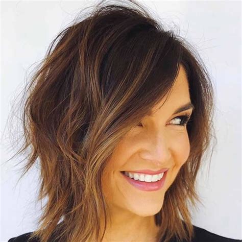 366 stunning shoulder length medium hairstyles for women in 2021 you can wear medium length hairstyles in a number of ways, in a variety of shapes and styles including straight, wavy or curly. Mid-Length Hairstyles for Women in 2021-2022 - Hair Colors