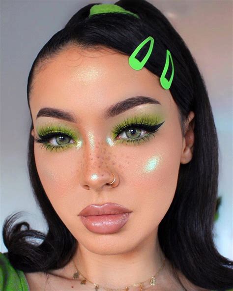 Maquillajes En Verde Para Reconectar Con La Naturaleza Moda Y Estilo