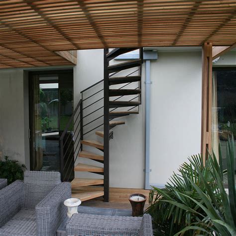 Semi Spiral Staircase From Deck To Entertainment Area Homify