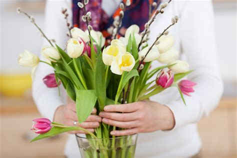 Make sure your scissors are sharp before trimming. How to keep cut flowers blooming for a longer time ...