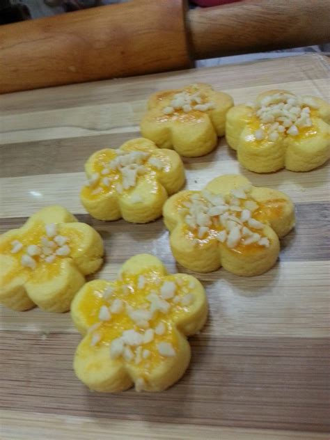Egg, roe, stew, omelet, omelette, mie rebus, boiled egg, hard boiled. Biskut Telur Rebus