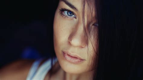 Masaüstü Yüz Kadınlar Model Portre Gözler Esmer Fotoğraf Mavi Ağız Burun Duygu Kişi