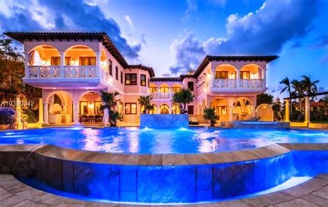 Owned by the same company that owns the ft. Miami Beach | 4701 Pine Tree Drive | The Jills