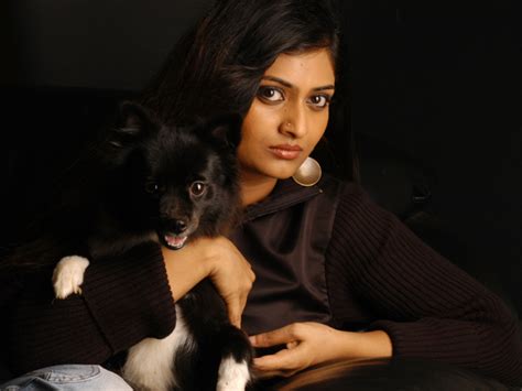 Geetu's actual name is gayathri mohandas on 14 november 2009, she married cinematographer rajeev ravi. Indian Actresses Hot Photos Biography Wallpapers: Geethu ...