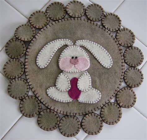 Pin By Anita Hendrix On Wool Projects Wool Crafts Penny Rug Patterns