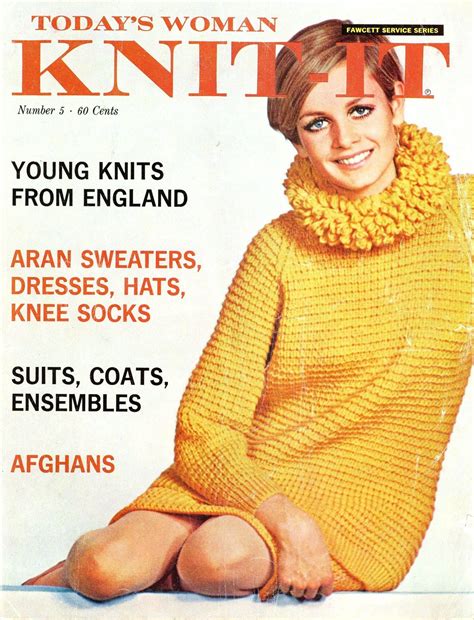Twiggy On The Cover Of Todays Woman Knit It Twiggy Twiggy Model Knit Fashion