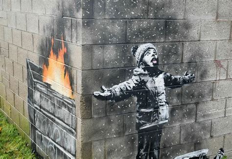 Seine schablonengraffiti wurden anfangs in bristol und london bekannt. Werk van Banksy op garagemuur wisselt voor "veel geld" van ...