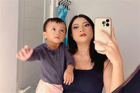 Siapa Suami Hanum Mega Ini Profil Biodata Achmad Herlambang Ig Umur The Best Porn Website