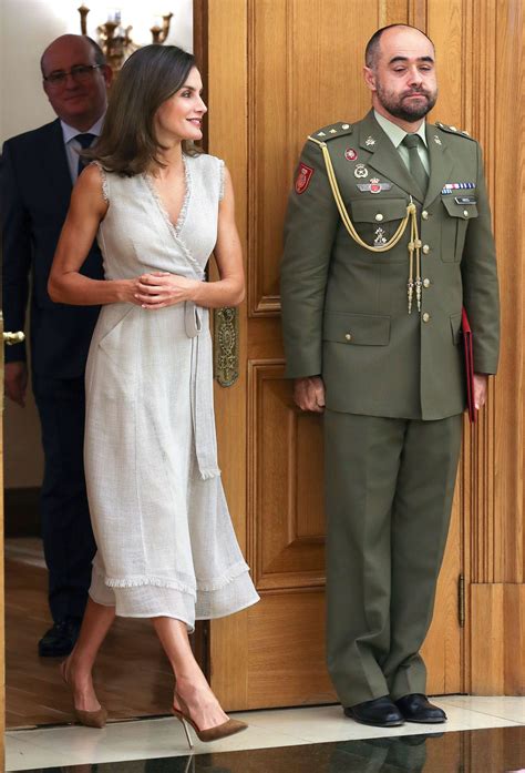 Queen Letizia Of Spain Best Dresses Outfits Pics