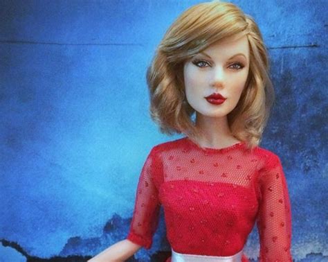 Artist Transforms Barbie Into Unbelievably Lifelike Celebrity Dolls