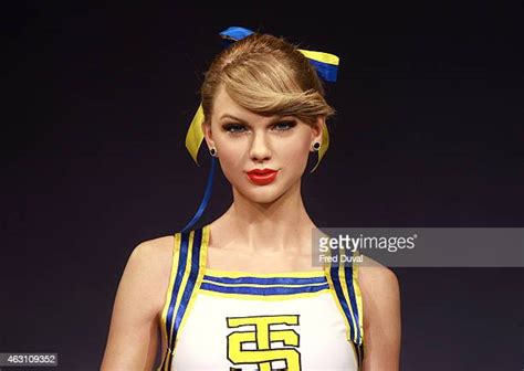 Taylor Swift Wax Figure Photos And Premium High Res Pictures Getty Images